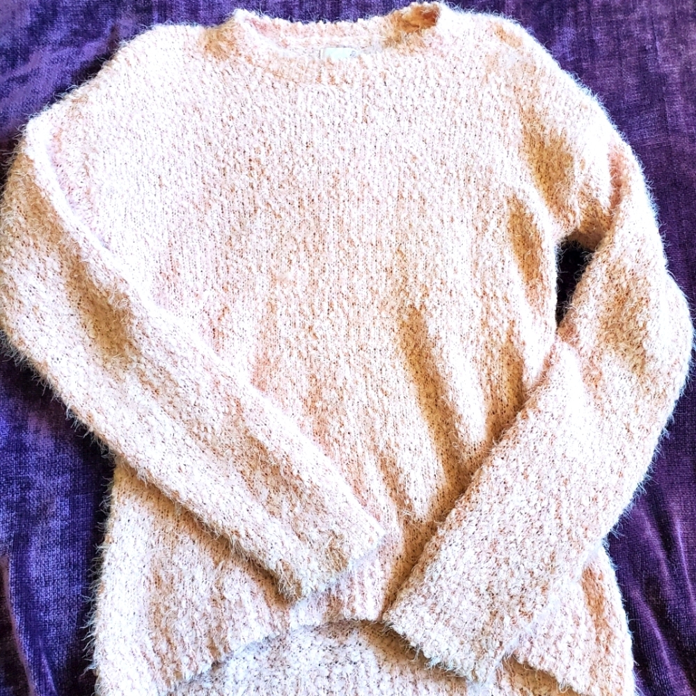 Eyelash sweater in baby pink